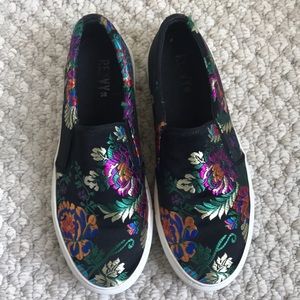 Renvy floral embroidered sneakers
